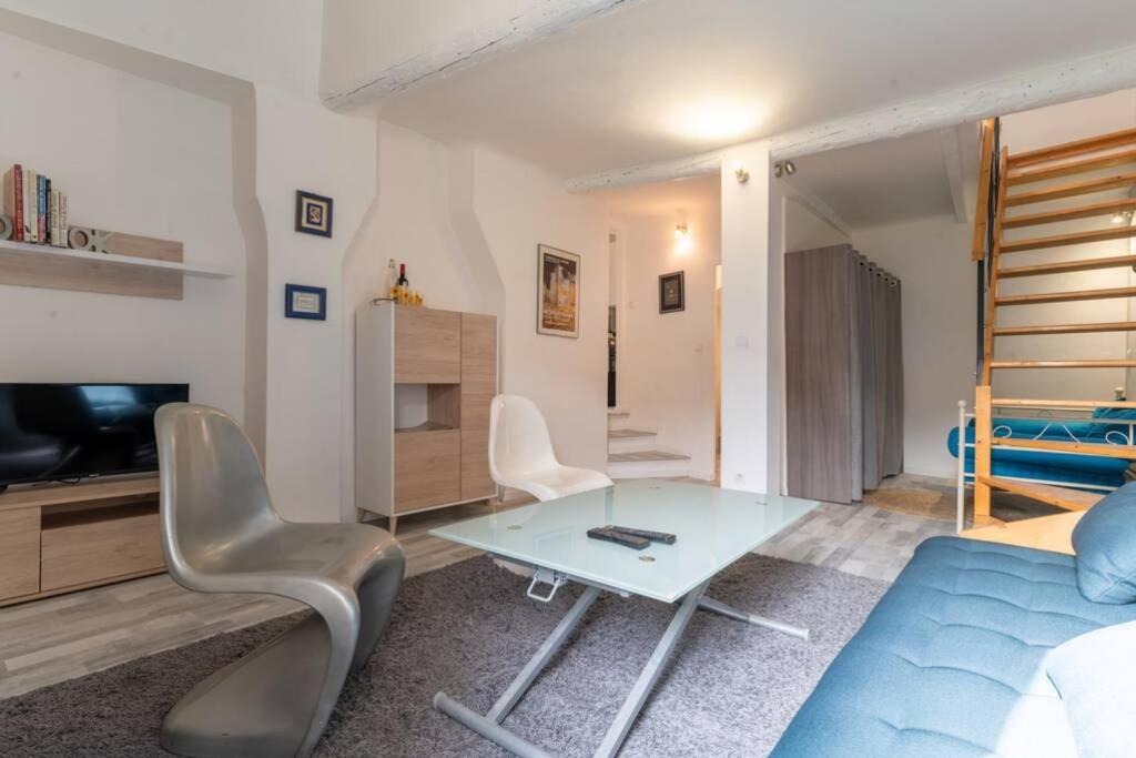 Le Charme du médiéval dans un appartement cosy Hyères Esterno foto