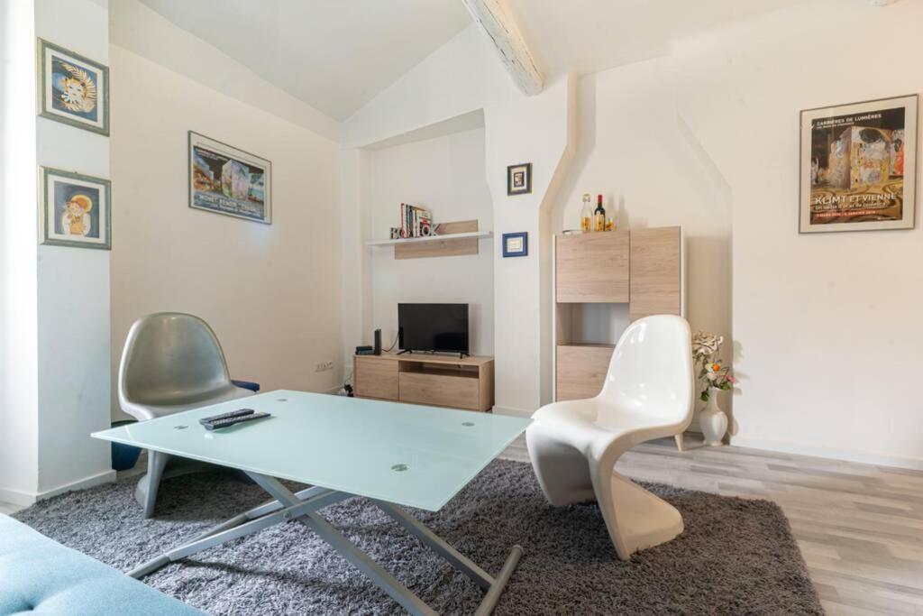 Le Charme du médiéval dans un appartement cosy Hyères Esterno foto