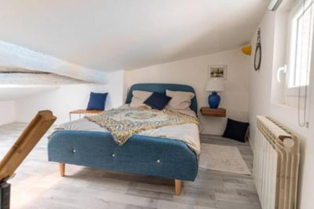 Le Charme du médiéval dans un appartement cosy Hyères Esterno foto
